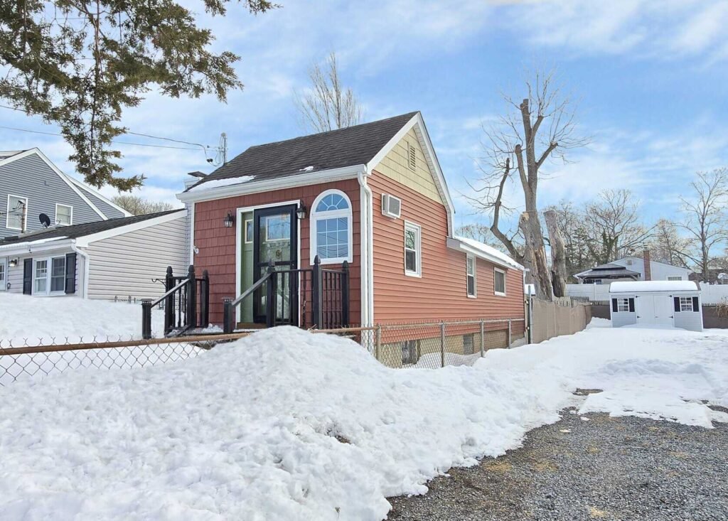 This $329,900 Long Island Tiny Home Is Going Viral This $329,900 Long Island Tiny Home Is Going Viral
