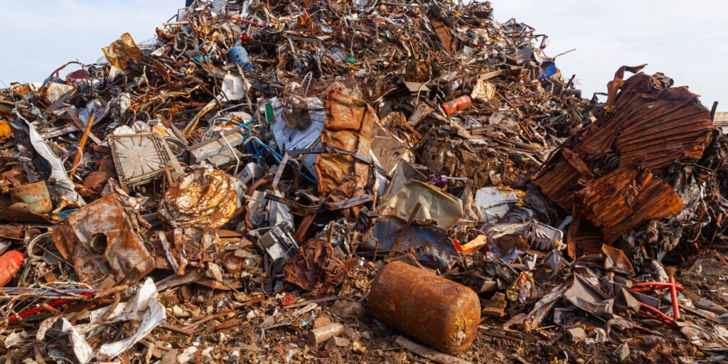 Don’t Toss Junk Bonds Out With Private-Credit Debt