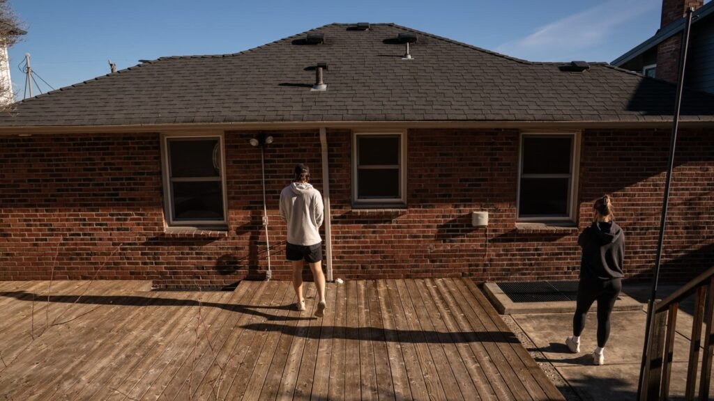 Homebuyer mortgage demand drops annually for first time in over a year Homebuyer mortgage demand drops annually for first time in over a year