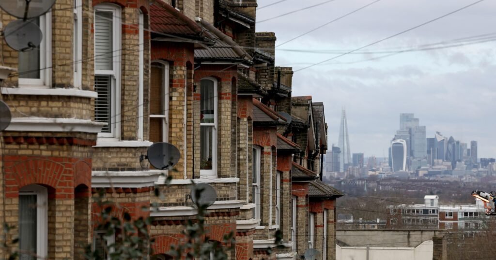 UK home buyers baulk as Iran war pushes up mortgage rates, RICS survey shows