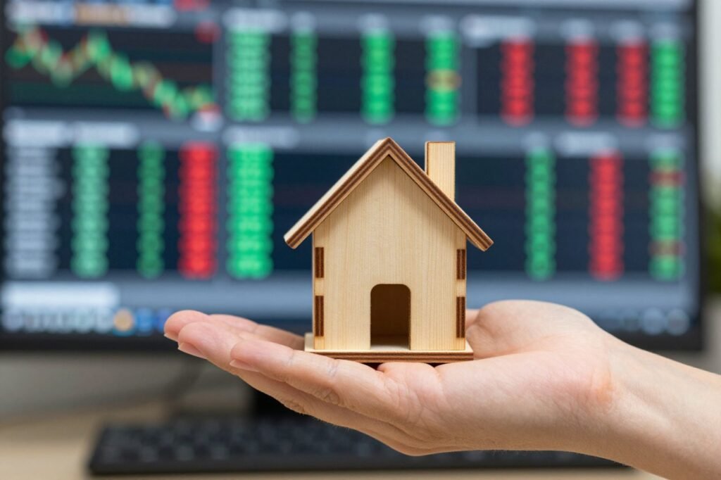 How the Economy Affects Mortgage Rates: The Forces Behind Your Monthly Payment